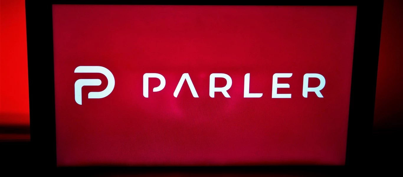 ΗΠΑ: Επέστρεψε το Parler στις οθόνες - Ο «δεξιός» αντίπαλος του «αριστερού» Twitter «γύρισε από το σκότος»